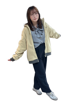 中山奈々のポーズしている画像