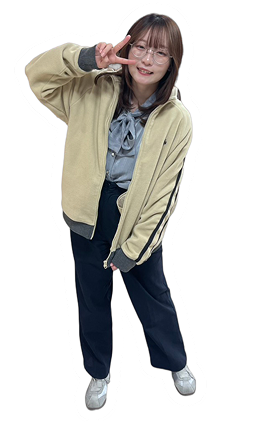 中山奈々のポーズしている画像